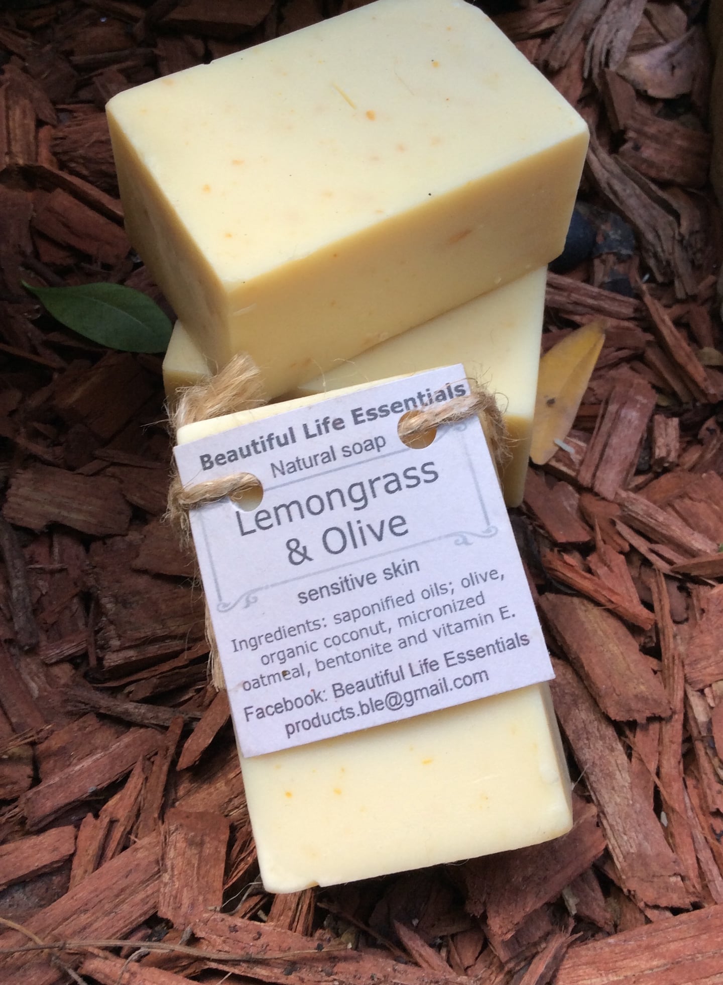 The  lemongrass vegan soap has a super fresh and clean aroma that is achieved with the purest of lemongrass essential oil and enriched with oat meal and bentonite clay. Great for sensitive skin and shaving.